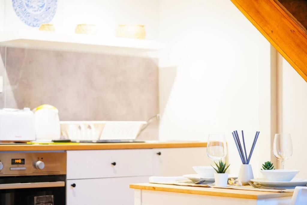 Cosy Two Bedroom Flat In Rottenbiller Str,Sky ブダペスト エクステリア 写真