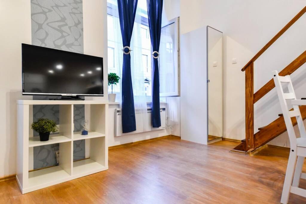 Cosy Two Bedroom Flat In Rottenbiller Str,Sky ブダペスト エクステリア 写真